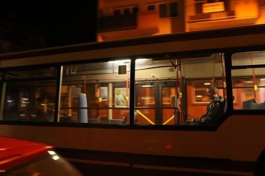 W najbliższy piątek o godz. 3.20 z łódzkiego Radogoszcza Wschodu odjedzie ostatni autobus N2B do Konstantynowa Łódzkiego. Od poniedziałku linia ta zniknie z rozkładów jazdy Miejskiego Przedsiębiorstwa Komunikacyjnego w Łodzi.