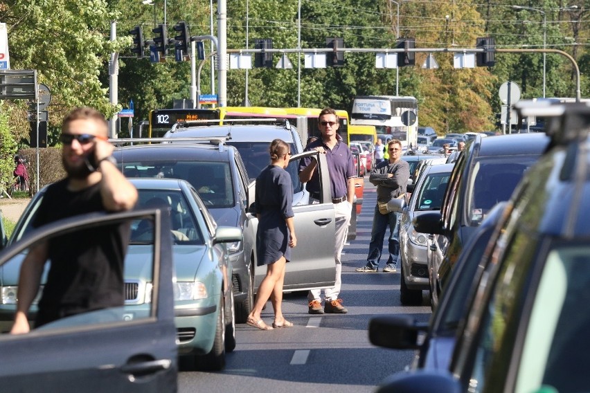 Przez zablokowane skrzyżowania policja może przepuścić...