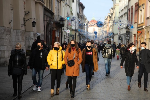 Polakom podczas pandemii najbardziej doskwiera samotność spowodowana m.in. zamknięciem miejsc, gdzie zwykle nawiązywali i podtrzymywali kontakty towarzyskie.