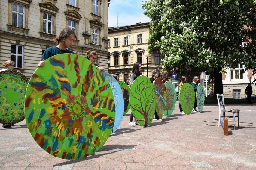 Happening "Pożegnanie drzewa" w Bielsku-Białej