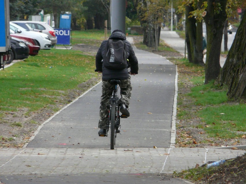 Nowy odcinek drogi rowerowej w Pabianicach już jest gotowy. ZDJĘCIA