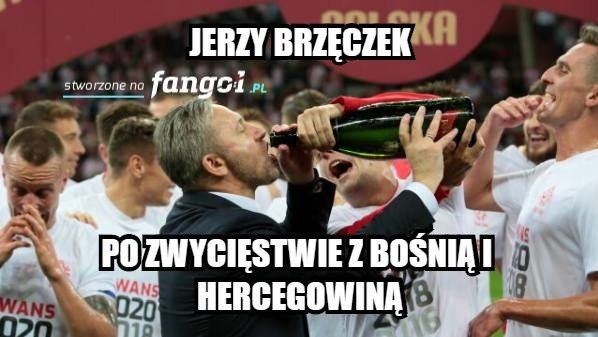 W meczu Ligi Narodów Polska wygrała z Bośnią i Hercegowiną 2:1. Trzeba jednak przyznać, że styl biało-czerwonych pozostawia wiele do życzenia i po meczu na selekcjonera i piłkarzy znów wylała się fala krytycznych komentarzy. Nie brakuje także złośliwych i prześmiewczych memów. Zobacz najlepsze z nich -----> 