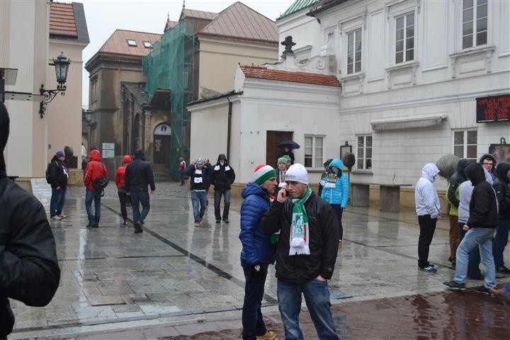 Częstochowa: Piłkarscy kibice opanowali jasnogórski szczyt. To już ich siódma pielgrzymka [ZDJĘCIA]