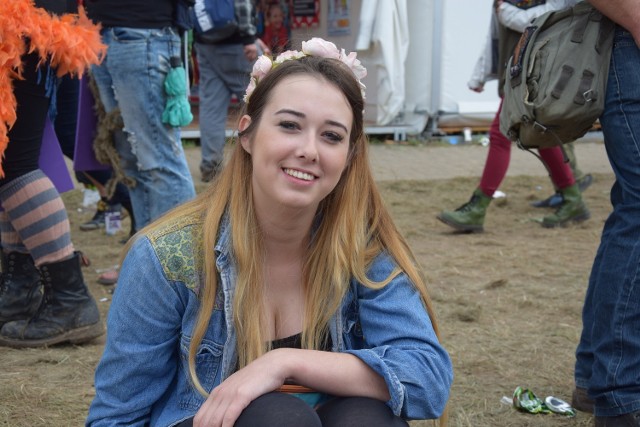 Dziewczyn na tegorocznym Woodstocku jest bardzo dużo. Wszystkie fajne, wszystkie piękne i uśmiechnięte.