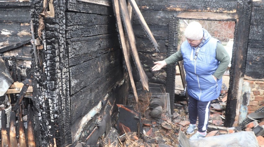 Potrzebna pomoc dla mieszkańca Dąbrowicy, który w pożarze stracił żonę i dom. Zobacz zdjęcia