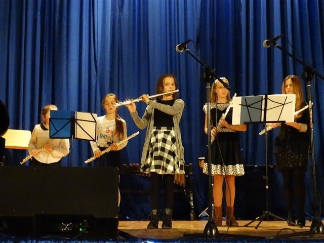 Młodzi muzycy mogą w Myszkowie uczyć się gry na kilku instrumentach.