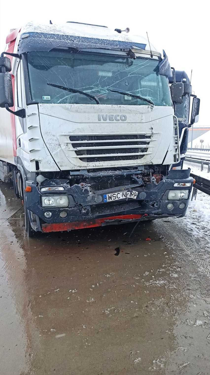 Wypadek na S8 w Polichnie. Zderzyły się trzy samochody...