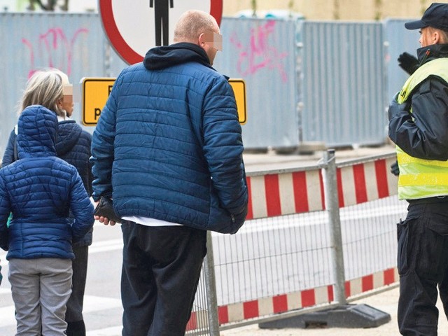 Mundurowi kontrolowali m. in.  jak piesi przechodzą przez jezdnię - mandatami ukaranych zostało 26 osób, za przechodzenie w miejscu niedozwolonym