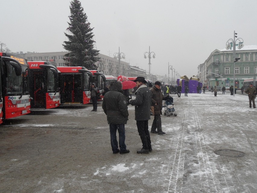 Wielki pokaz autobusów hybrydowych w Częstochowie ZDJĘCIA