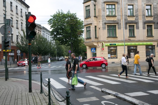 Skrzyżowanie ulicy Długiej i Szlak