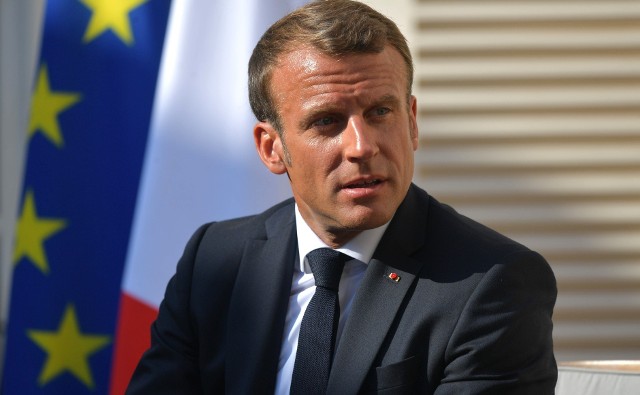 Prezydent Francji poinformował, że wraz z prezydentem Zełenskim postanowili w grudniu zorganizować międzynarodową konferencję w Paryżu, aby wesprzeć zimą ludność cywilną w Ukrainie.