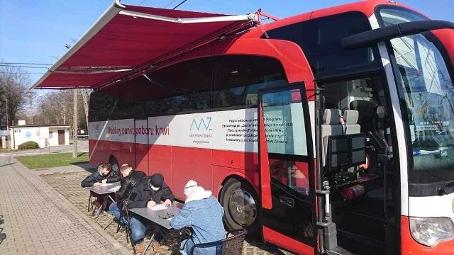 Krwiodawcy wzięli udział w piątkowej zbiórce w Sułkowicach w powiecie grójeckim.