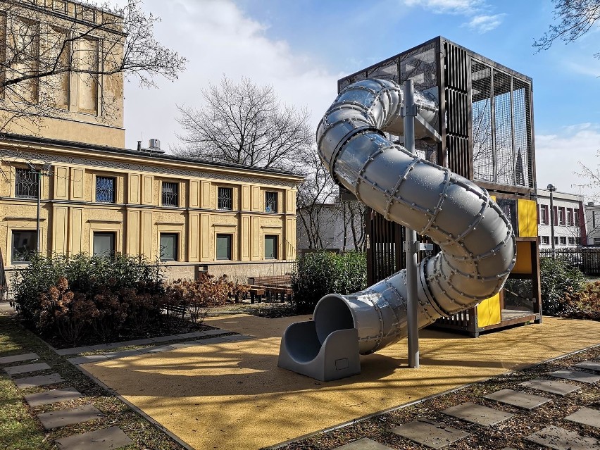 Kraków. Teatralny Ogród Krakowian ma nowy plac zabaw dla dzieci [ZDJĘCIA]