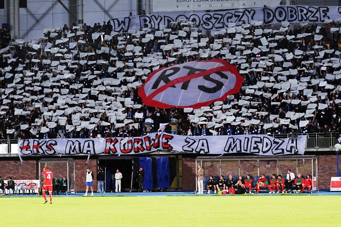 Fotoreportaż z meczu i zadymy na stadionie