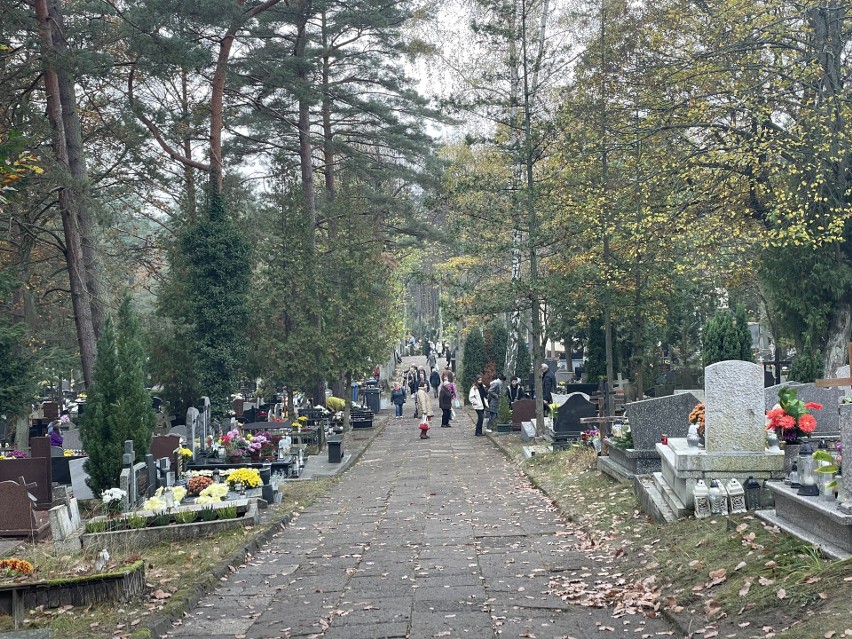1 listopada 2022 na międzyzdrojskim cmentarzu
