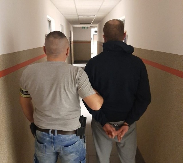 Policjanci szybko namierzyli, a potem zatrzymali dwójkę napastników