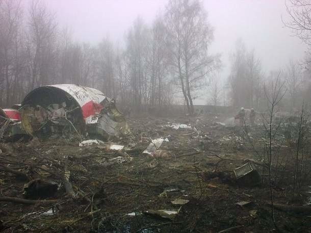 Katastrofa w Smoleńsku. Ekipy ratunkowe na miejscu tragedii