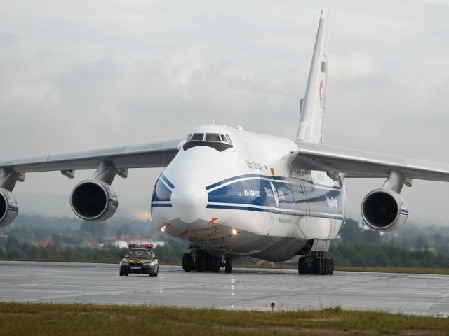 W Jasionce lądowały już największe transportowce m.in. rosyjski gigant An124-100 "Rusłan&#8221; ważący 177 ton i mogący zabrać do 150 ton towaru.