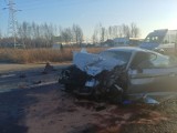Wypadek na DK14 w Sosnowcu koło Łodzi. Zderzenie trzech samochodów. Dwie osoby ranne