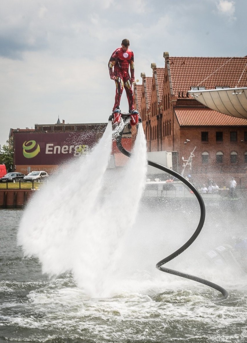 Flyboard w Gdańsku na Otwarciu Sezonu Żeglarskiego [ZDJĘCIA]