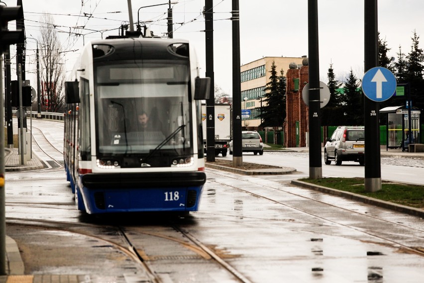 Tramwaj do Fordonu ma już rok. Trafiona inwestycja? [sonda]