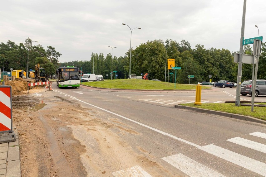 Rozpoczęła się przebudowa ronda przy jednostce wojskowej....