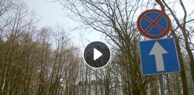 Parkujesz pod kościołem? Stracisz prawo jazdy. Drogówka nie daje rozgrzeszenia [WIDEO]