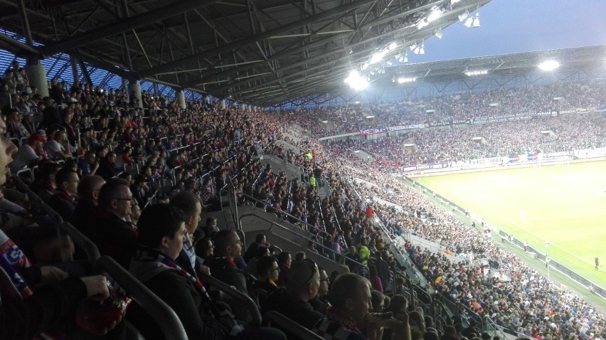Śląski klasyk - na stadionie Górniak Zabrze zasiadło 21 tys....