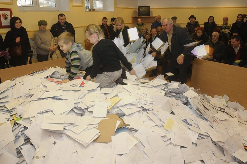 Losowanie głównej nagrody w poprzedniej Loterii Mieszkaniowej - luty 2012