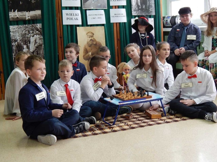 Obchody Święta Niepodległości w szkole w Laskach....
