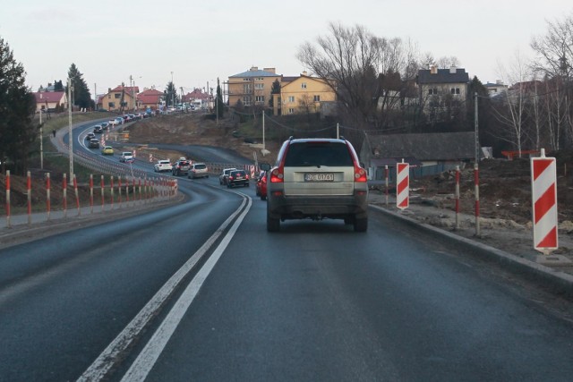 Ulica Podkarpacka w Rzeszowie w trakcie poszerzania.