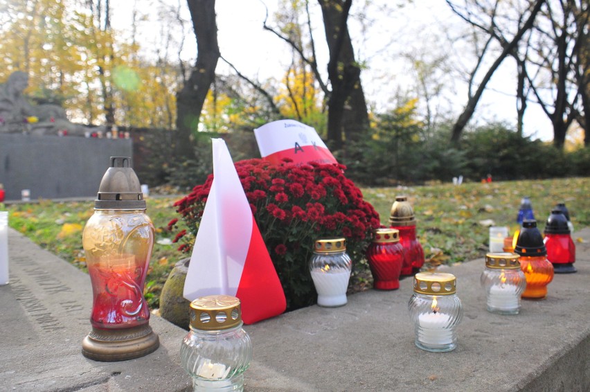 Wszystkich Świętych 2018 w Krakowie. Znane osobowości...