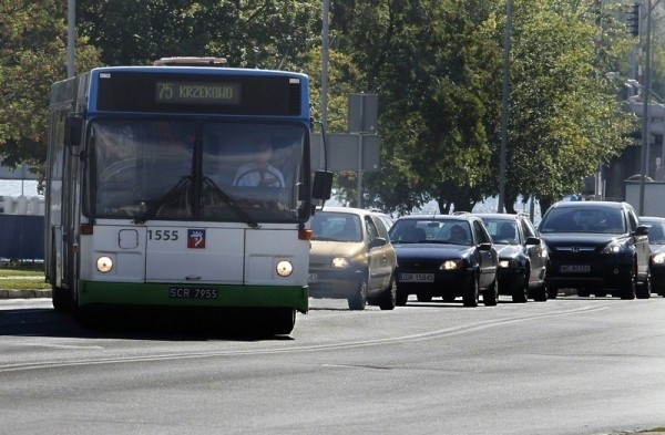 Komunikacja miejska jeździ planowo.