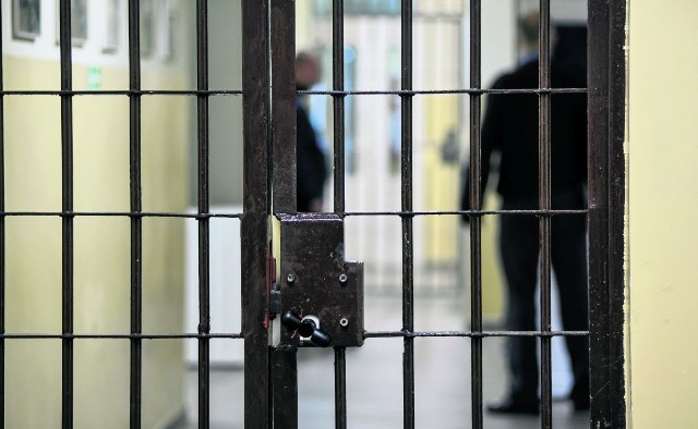 36-letni Gruzin oraz 45-letnia Ukrainka zostali zatrzymani i umieszczeni w policyjnym areszcie. Nadzór nad sprawą przejęła prokuratura w Kępnie.
