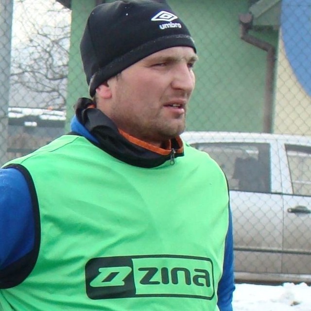 Radosław Kardas jest jednym z kilku nowych piłkarzy trzecioligowej Łysicy Akamit Bodzentyn.
