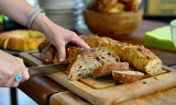 Domowa piekarnia. 30 prostych i sprawdzonych przepisów na chleb. Piękne wypieki i smak, jak u babci | PRZEPISY