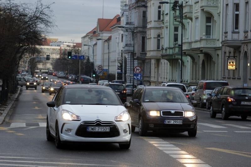 Wrocław: Objazd Curie-Skłodowskiej. Wtorek był horrorem, jak będzie w środę? [ZDJĘCIA]