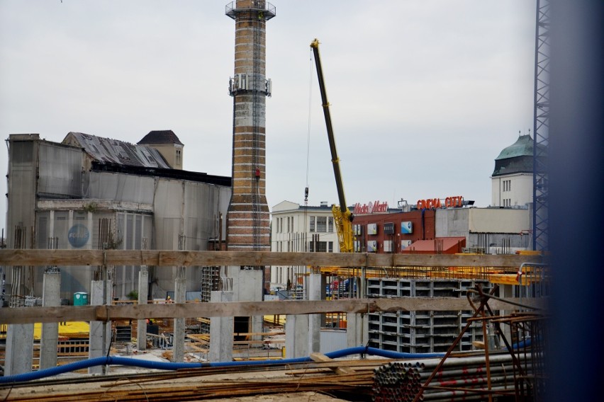 Na parkingu galerii Focus Mall trwają prace budowlane