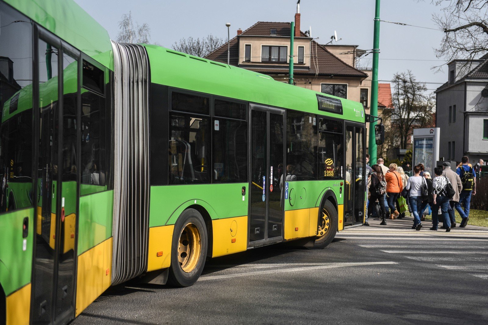 Poznań Autobus MPK zderzył się z ciężarówką na ul