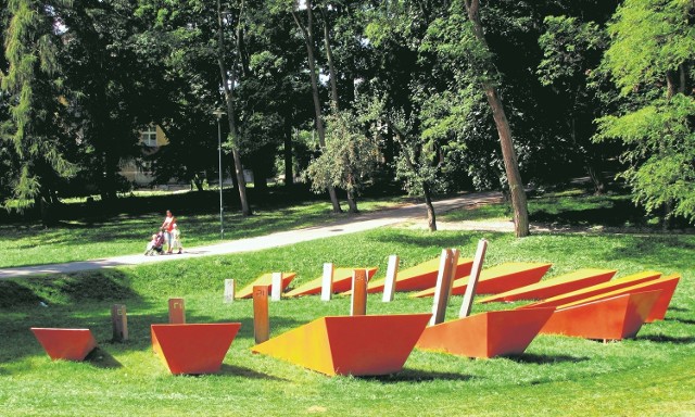 Zegar słoneczny w tczewskim parku jest obiektem kpin