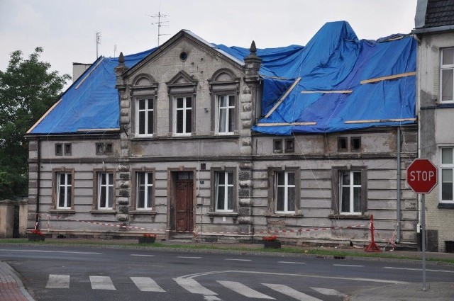 W sobotę, 9 lipca, ok. godz. 16 przy ulicy Gnieźnieńskiej 6 doszło do pożaru budynku mieszkalnego wielorodzinnego dwukondygnacyjnego.