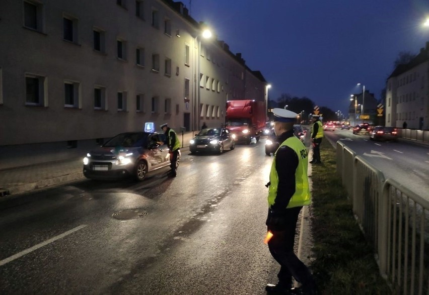 "Trzeźwy poranek" to akcja policji, polegająca na...