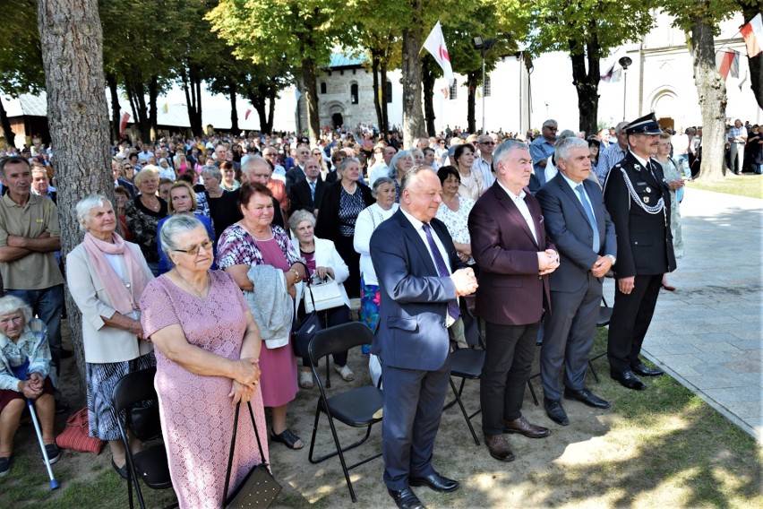 Wierni tłumnie uczestniczyli w sumie odpustowej w...