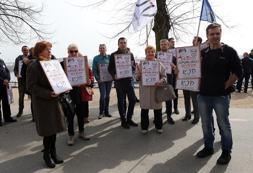 Protesty podczas wizyty premier Beaty Szydło w Szczecinie