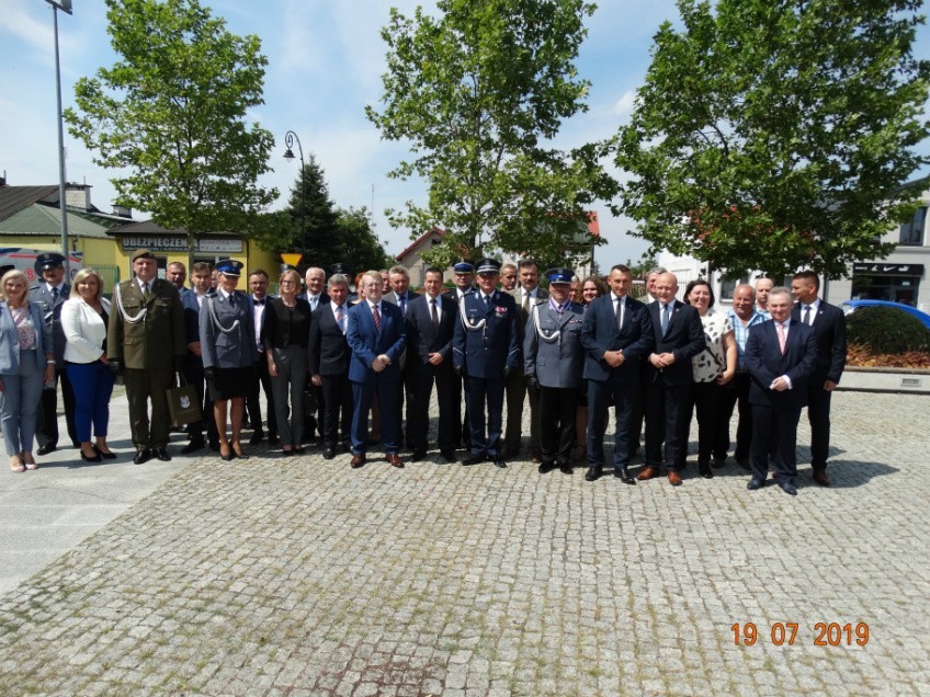 Święto policji w Białobrzegach. Był apel, odznaczenia i awanse