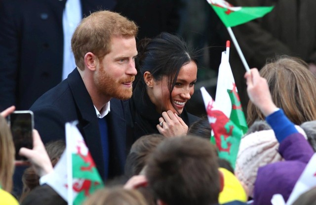 Fani Sussexów oszaleli na punkcie gadżetu z domu księcia Harry'ego i Meghan Markle. Widać go w dokumencie Netfliksa