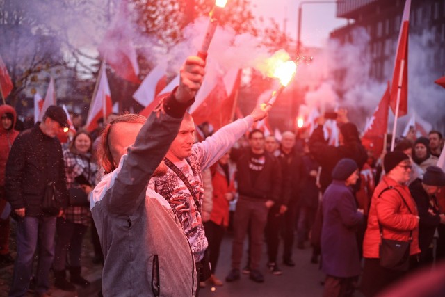 Policja podsumowuje, że Marsz Niepodległości był spokojny, mimo mandatów i aresztowania.