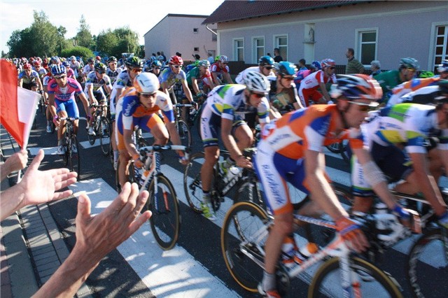 Tour de Pologne przejeżdża przez Winów. Zdjęcia Jana Dambona. 