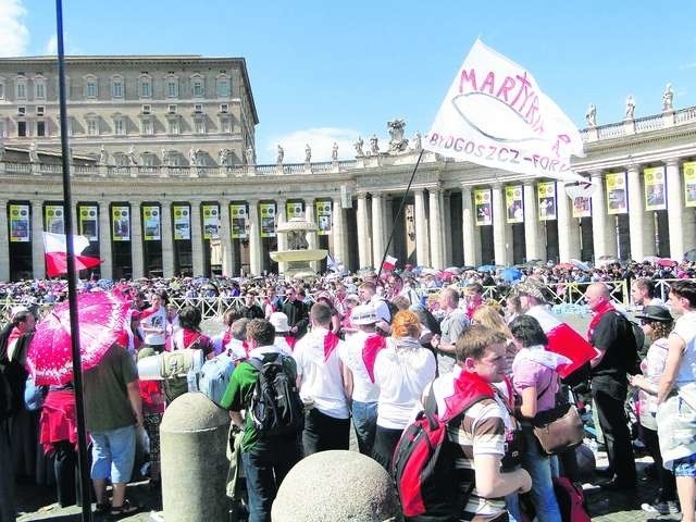 Bydgoszczanie, którzy byli w Watykanie podczas beatyfikacji Jana Pawła II uprzedzają, że w dniu, w którym papież zostanie ogłoszony świętym, Stolicę Apostolską zaleje tłum wiernych