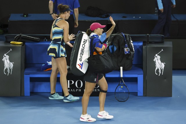 Iga Świątek pożegnała się z Australian Open w trzeciej rundzie przegrywając z Lindą Noskovą 6:3, 3:6, 4:6